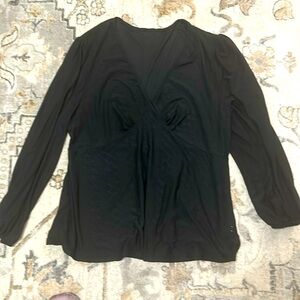 3XL,  V-NECK TOP, elastic at wrists, gently gathers at cleavage/Very flattering